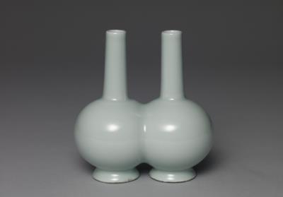 图片[2]-Twin conjoined vases with light-greenish glaze, Qing dynasty, Yongzheng reign (1723-1735)-China Archive